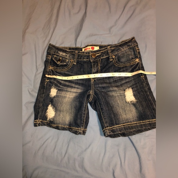 1st Kiss Bermuda style shorts EUC Looks like size 9 but look at tag/pictures - Picture 13 of 16